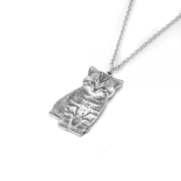 a cat personalized pet photo necklace front side2