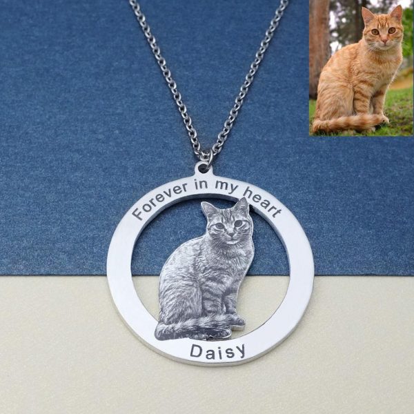 a circle shape personalized pet photo necklace